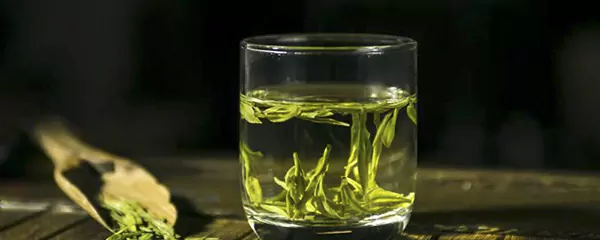 Longjing Green Tea Brewed With Purified Water