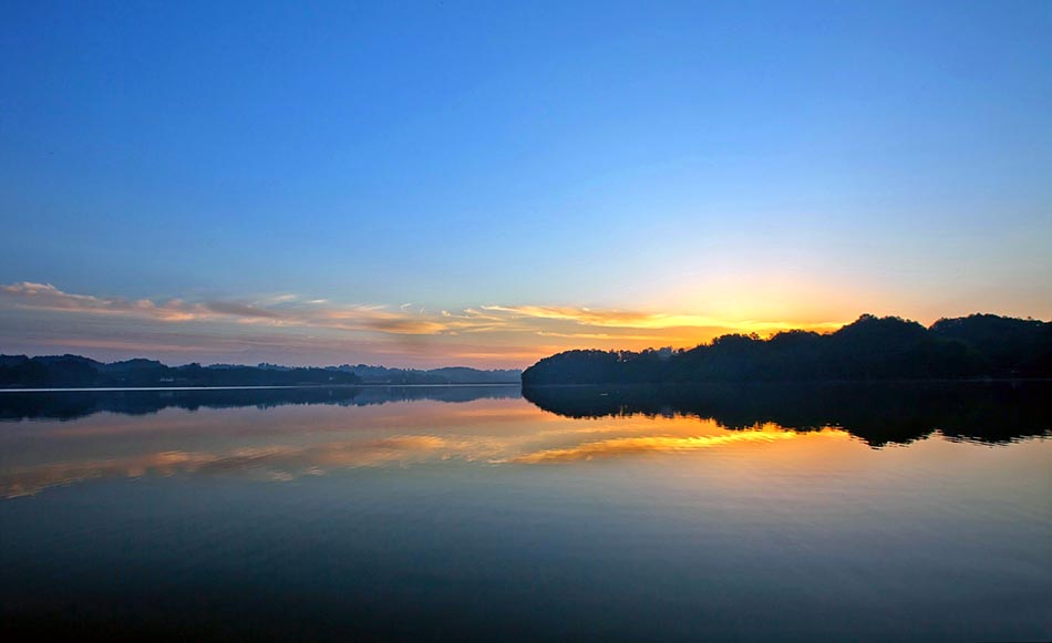 Baizhang Lake In The Evening - Mengding Mountain