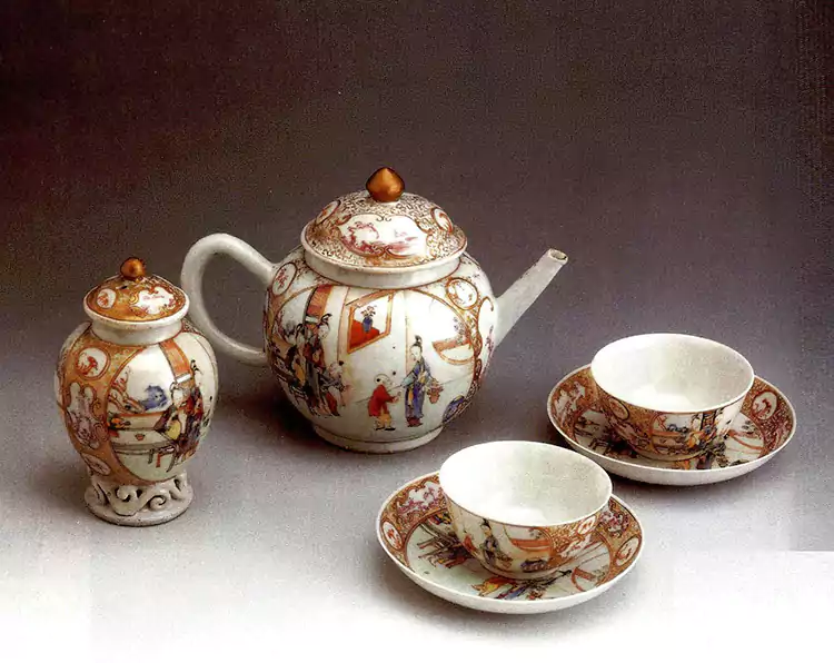 A Set Of Tea Sets Made In The Mid Qing Dynasty (1661 - 1820)